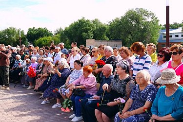 В Ясном открыли Аллею Героев